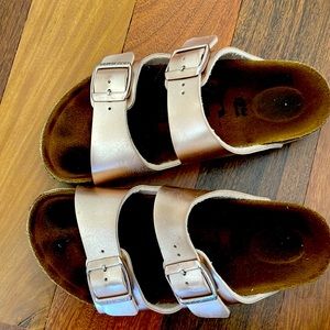 Birkenstock Arizona rose gold sandals